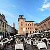 Foto: Panoramica Facciata - Piazza delle Erbe  (Mantova) - 2